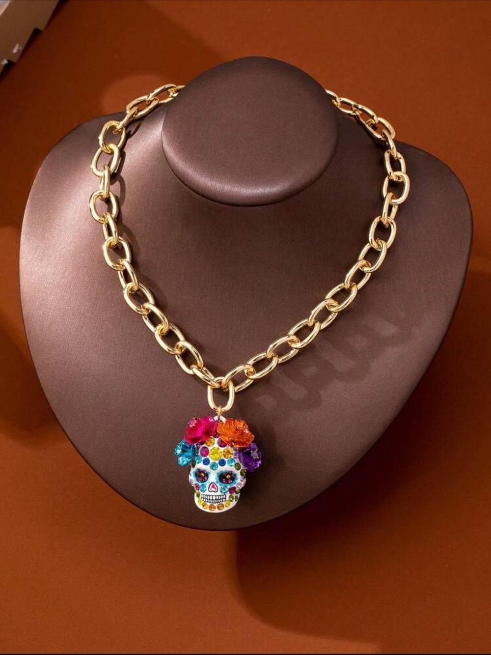 Gold Chain Necklace with Multicolor Skull Pendant nwt adjustable - Picture 4 of 6
